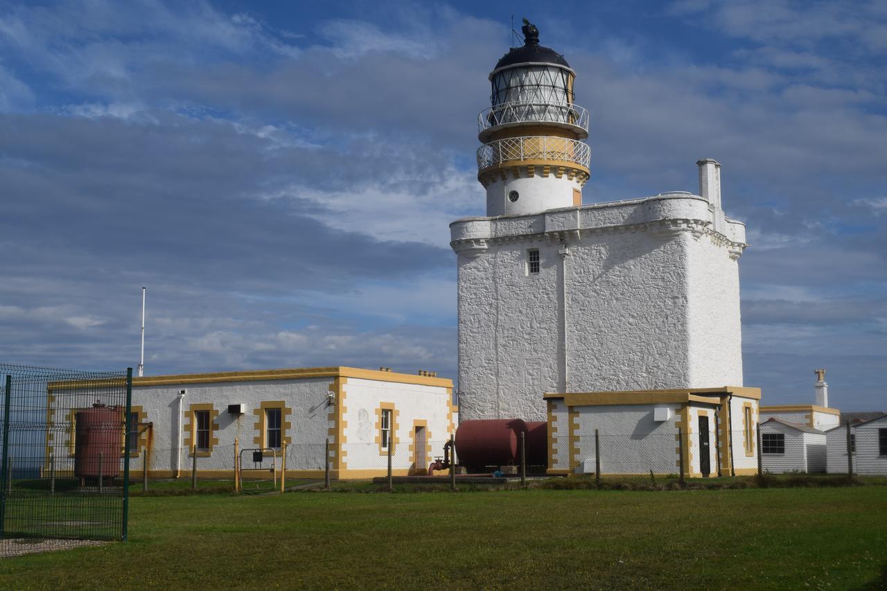 Cheers Cafe Bar & Tavern Hotel Fraserburgh Exterior photo